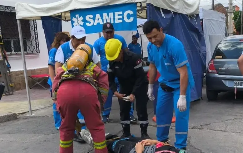 Simulacro en Alto Noa Shopping.-