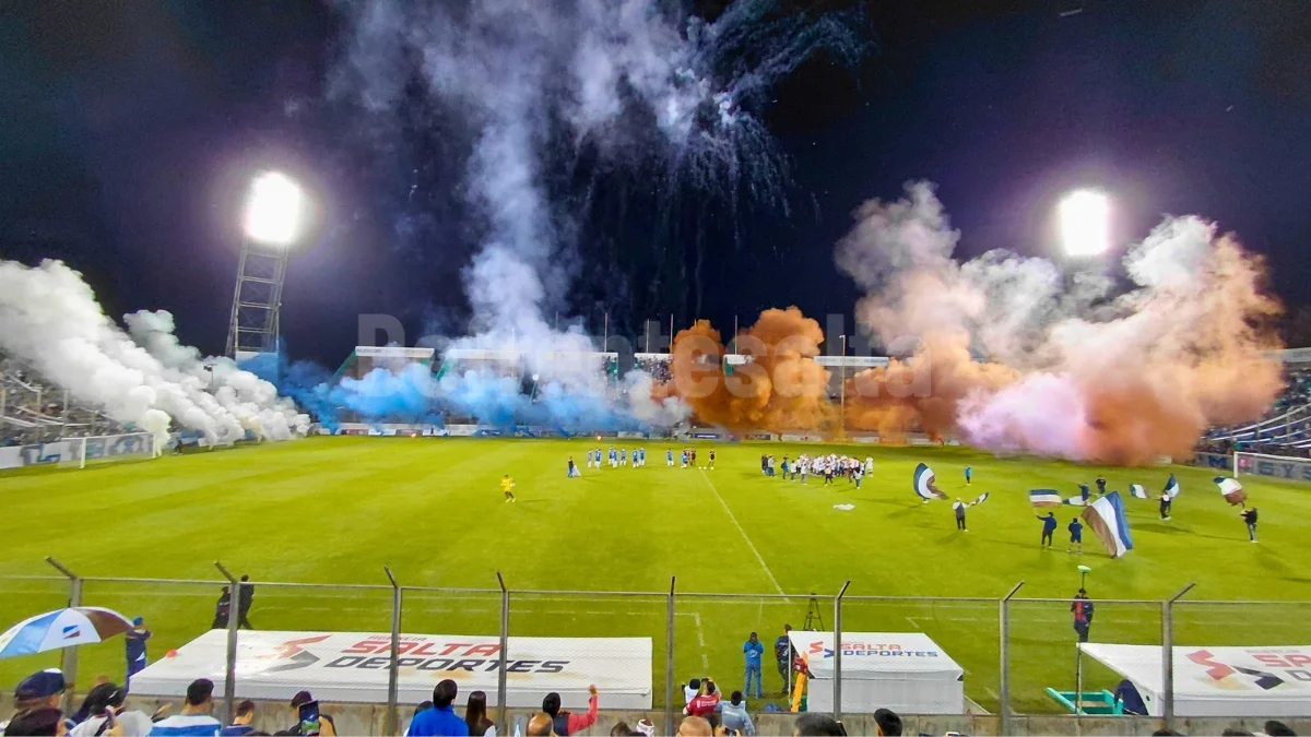 El recibimiento a Juventud Antoniana ante Sol de América.