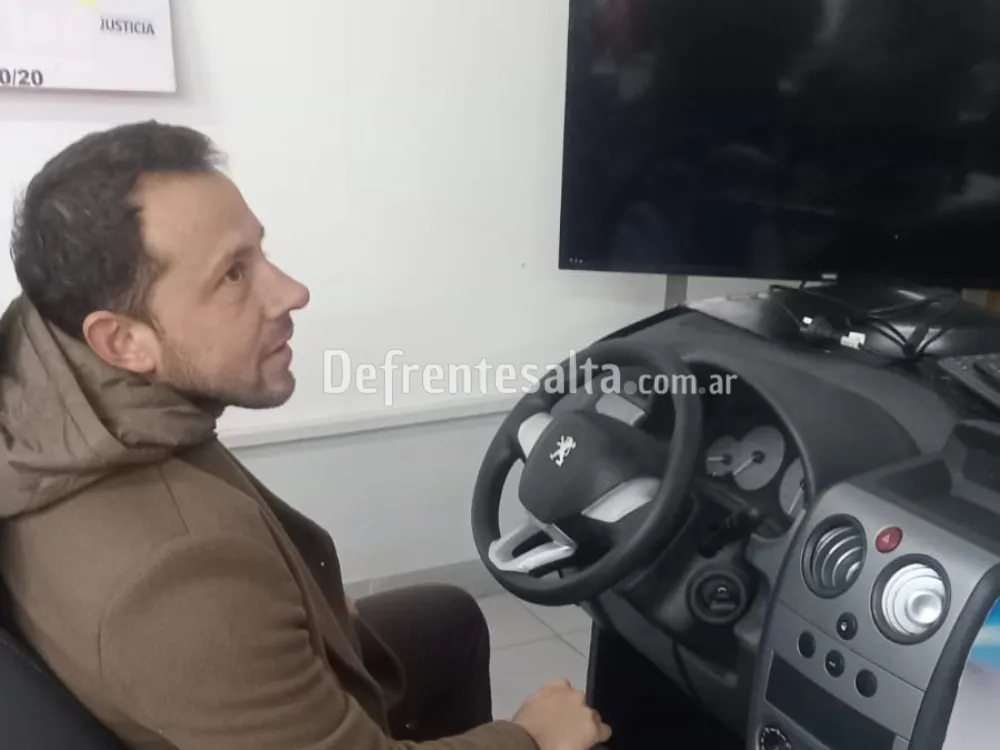 El Secretario de Tránsito en el simulador