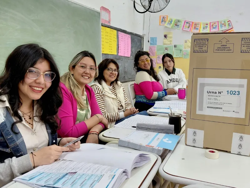 Autoridades de mesa en las elecciones legislativas.