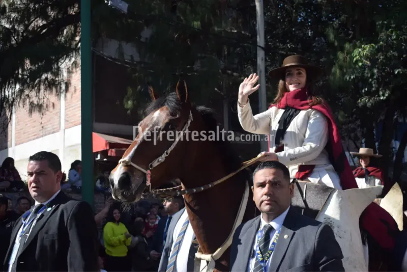 Victoria Villarruel en el desfile a Güemes