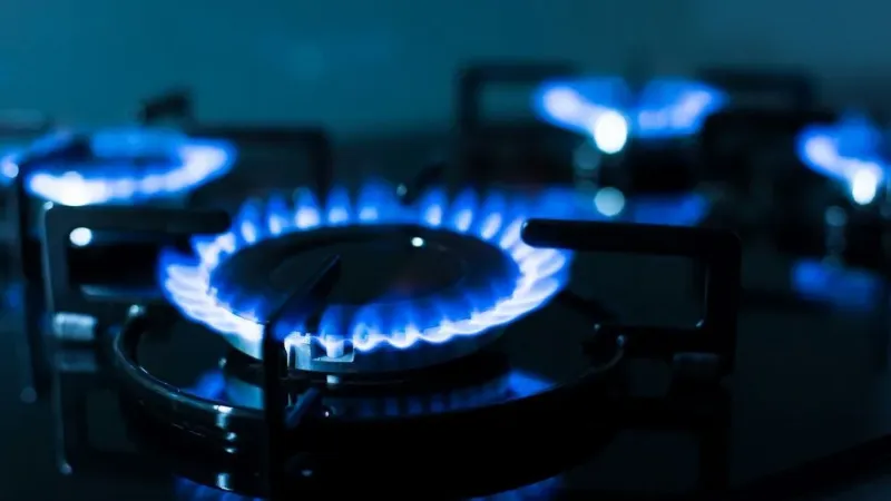 Gas