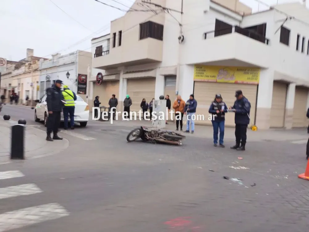 Choque en Alberdi y Mendoza.