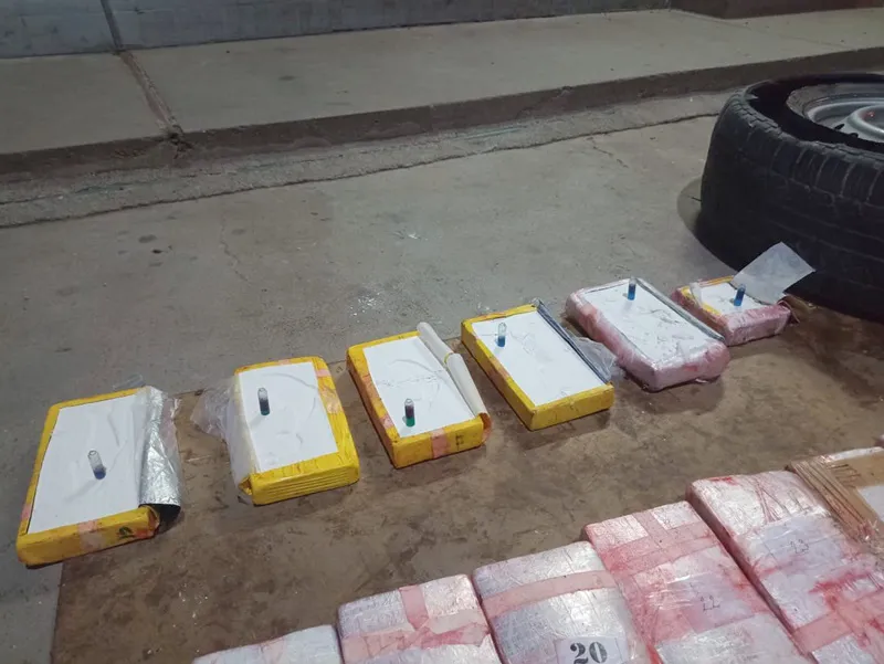 Cocaína-rueda de auxilio