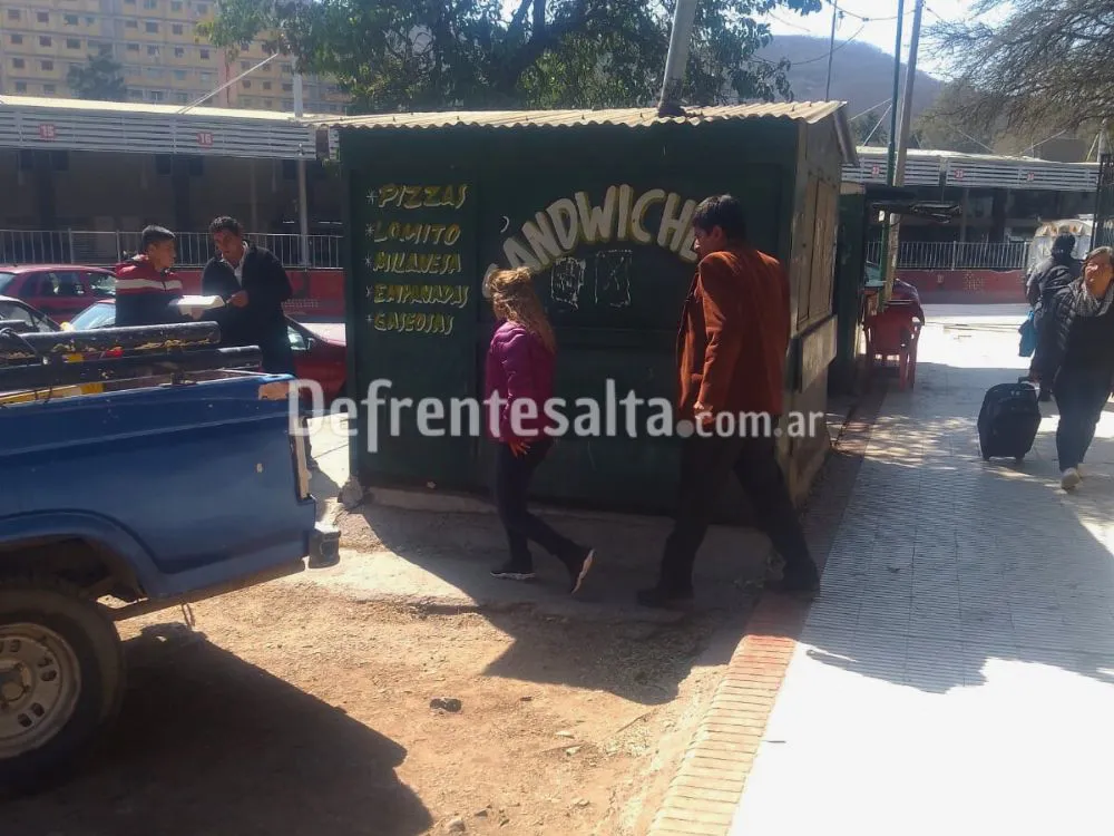 Levantamiento de carro sanguchero.