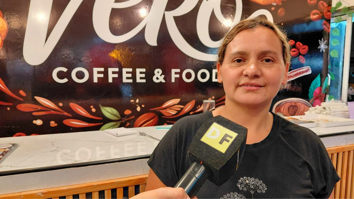 Verónica Lazo inaugura su primera confitería Vero Café Food en el centro de Salta.