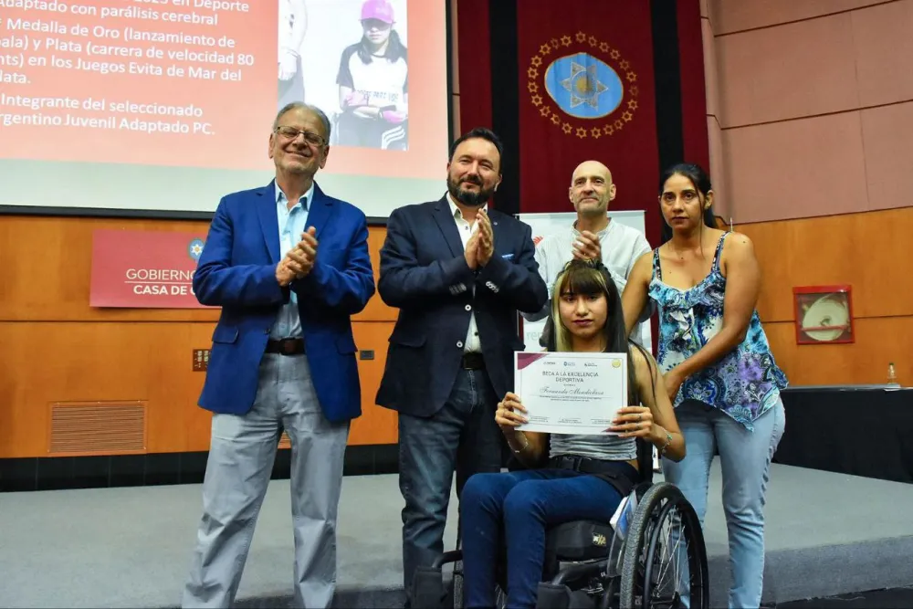 Entrega de becas a deportistas