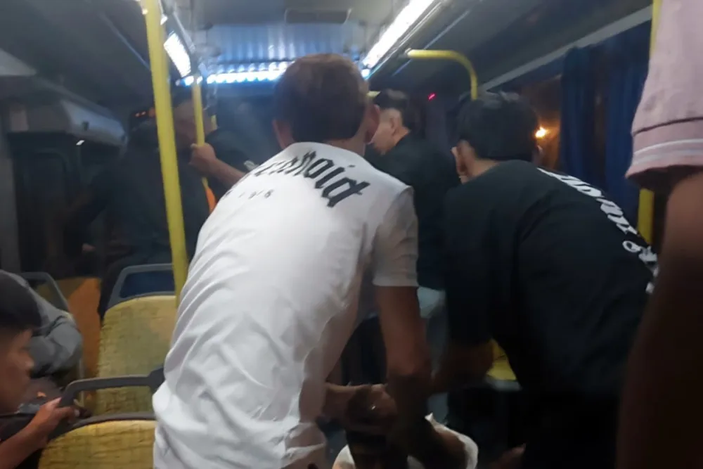 Trifulca en el Colectivo