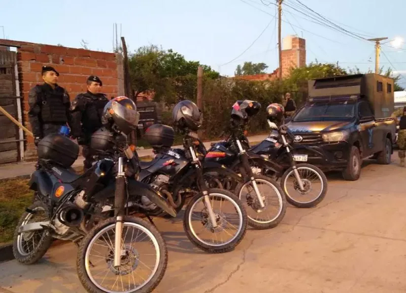 Allanamientos en barrio La Paz