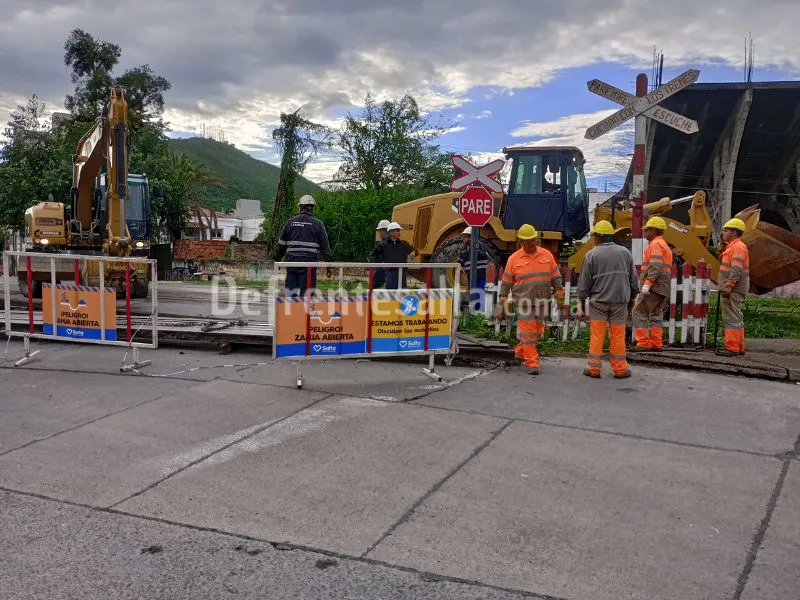  Operarios trabajan en el lugar. 