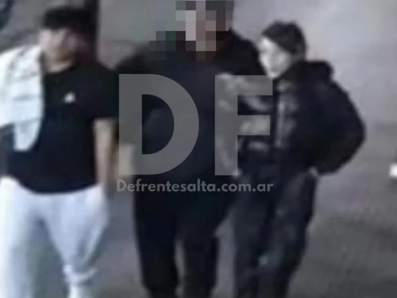 "Pequeño J" y Lara Gutiérrez.