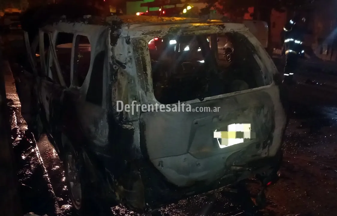 Camioneta incenciada
