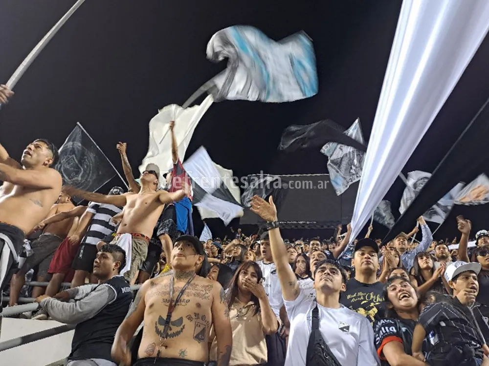 Hinchas de Central Norte