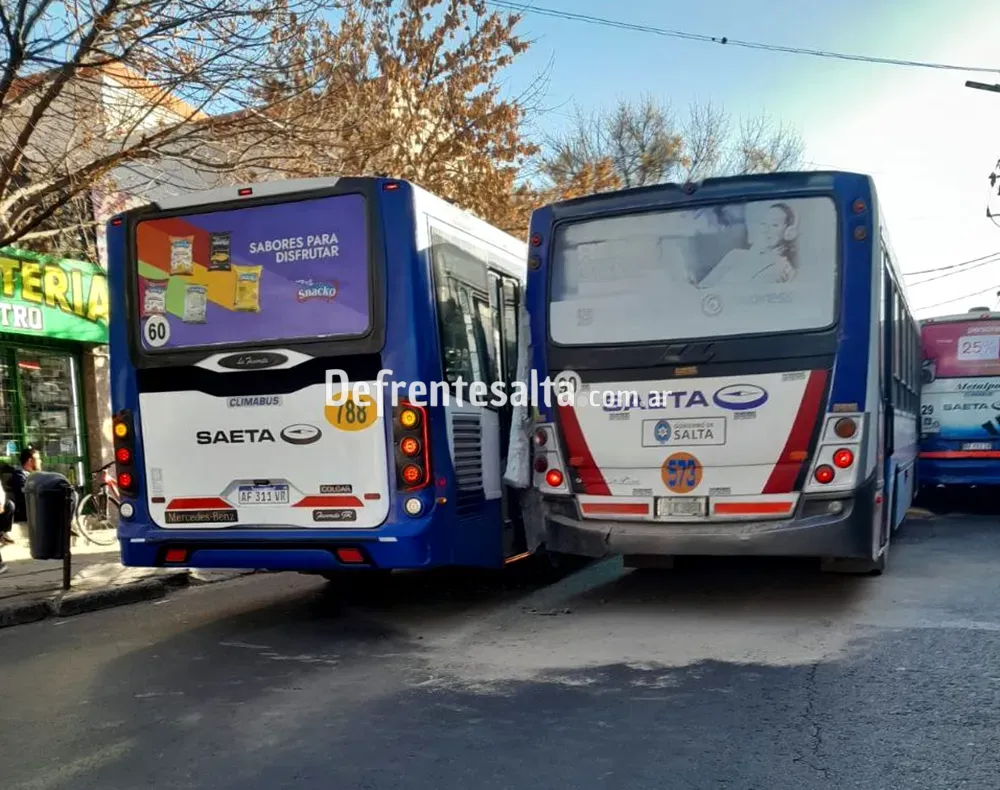 Choque de colectivos de SAETA