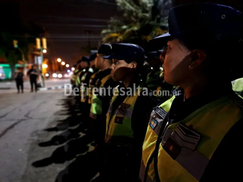 Operativo de seguridad en estadio Luis Güemes.
