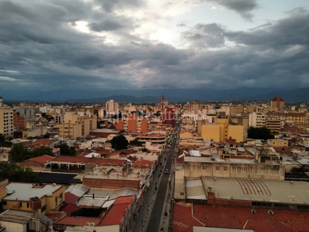 Cielo nublado y tormentas  en Salta