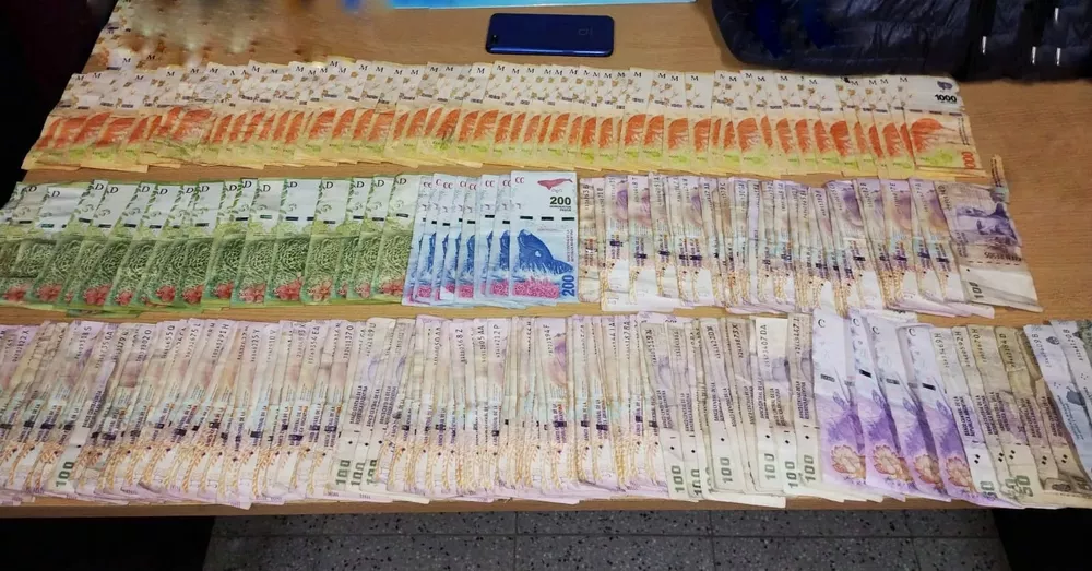 Detención empleada infiel