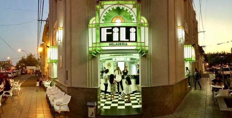 Reabre Heladería Fili. 