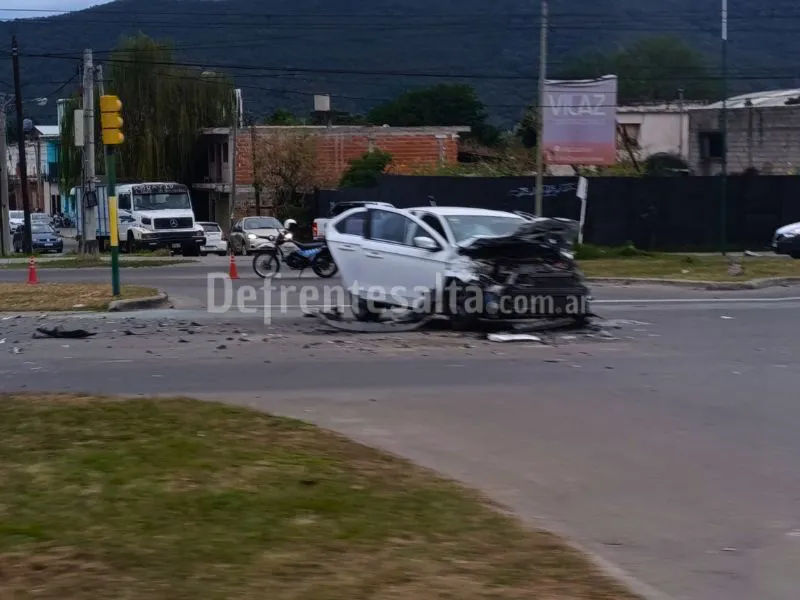 Siniestro vial en avenida Bolivia.