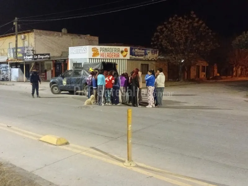 Familiares del menor fallecido.