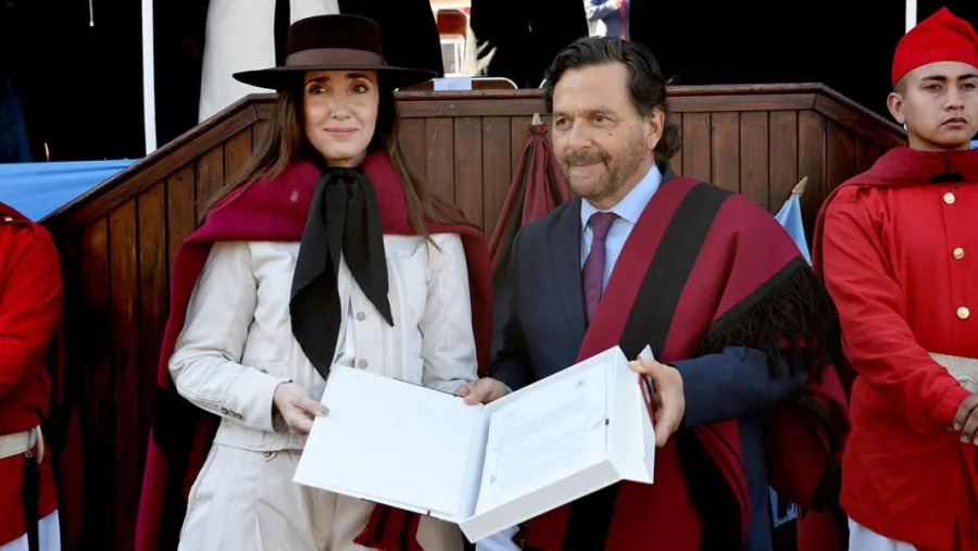 Sáenz entrega a Villarruel el Pacto de Güemes