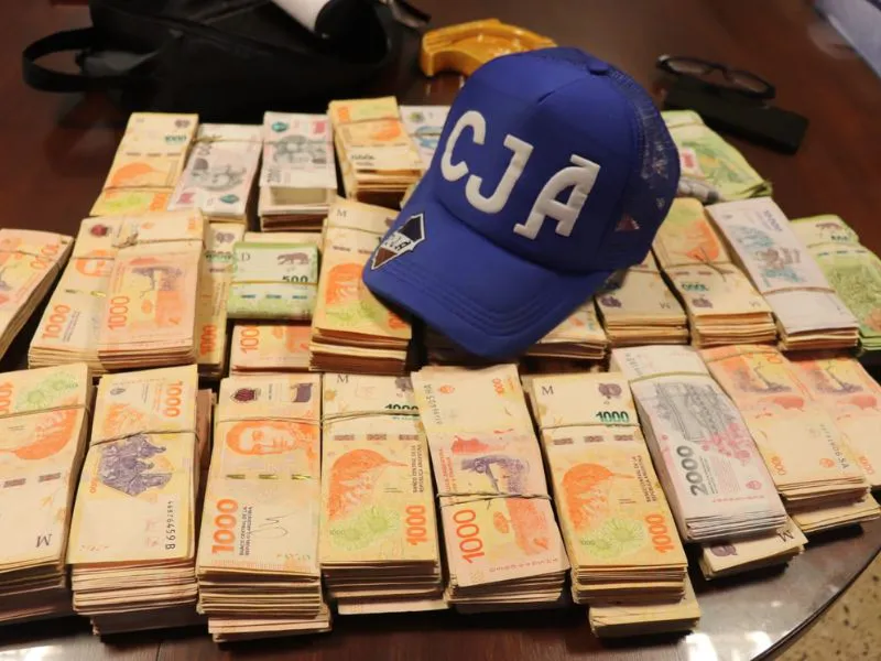 El dinero recaudado.