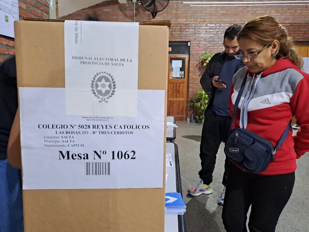 Votantes en la escuela