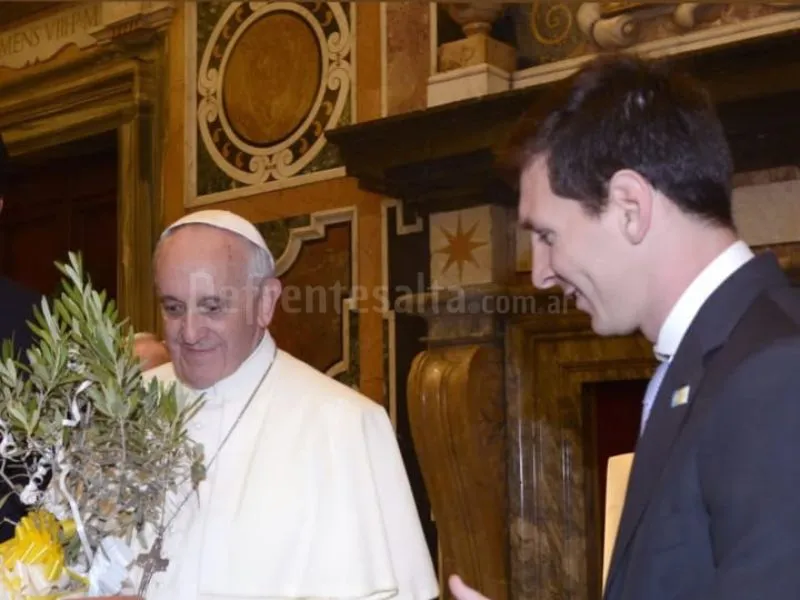 Messi y el Papa juntos.