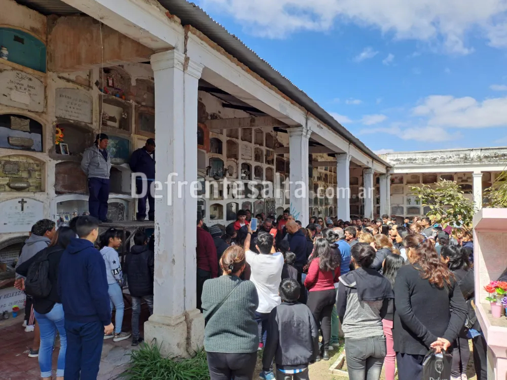 Último adiós a Leo. Sol Salas.