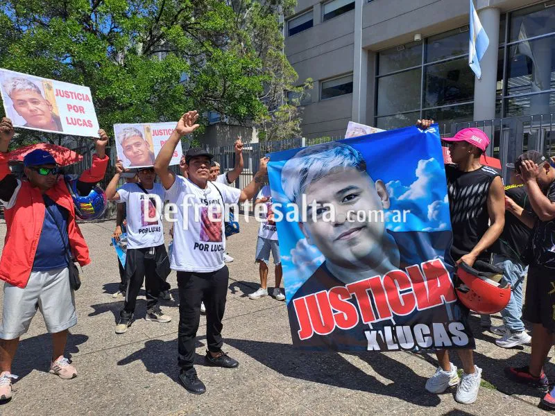 Familiares de Lucas Mercado exigen justicia.