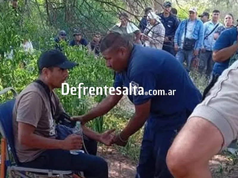 El comisario Flores recibe asistencia. 
