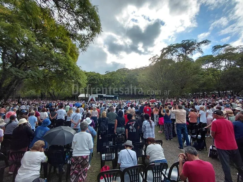 Miles de fieles en la fiesta de la Virgen del Cerro. 