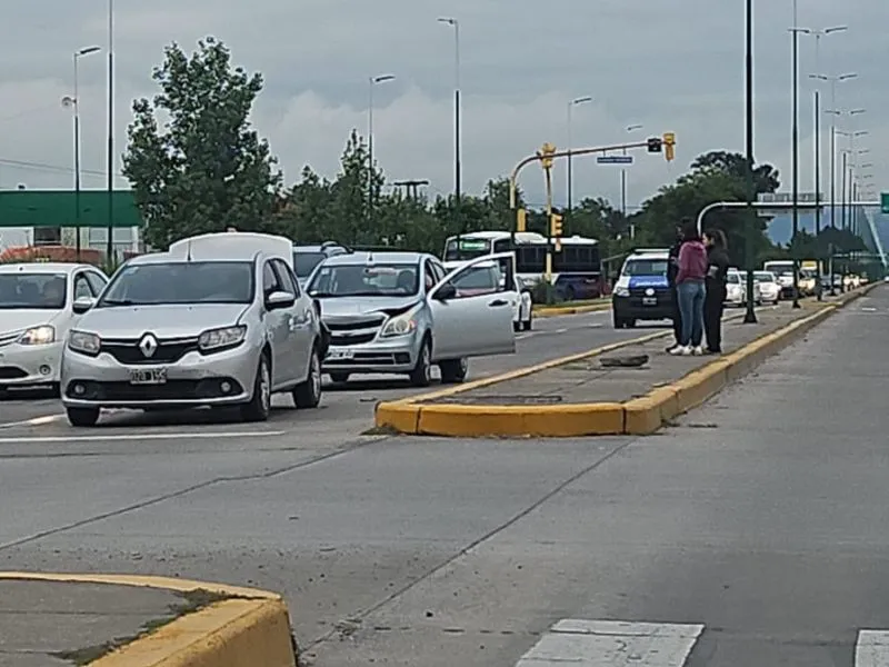 Choque en Cadena en Av. Banchik. Foto: Arnaldo López 