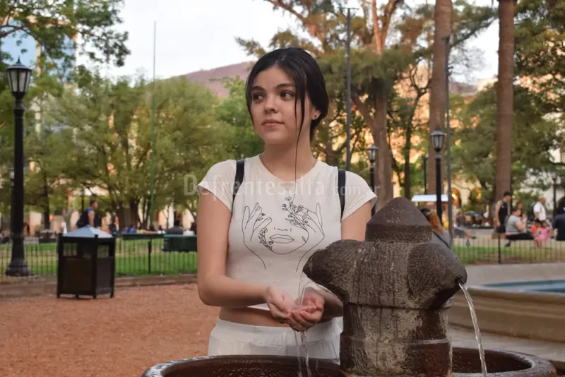 Tiempo soleado turista boliviana