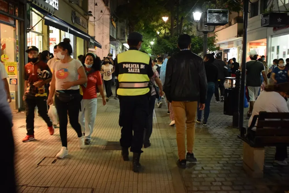 Operativo policial centro de Salta