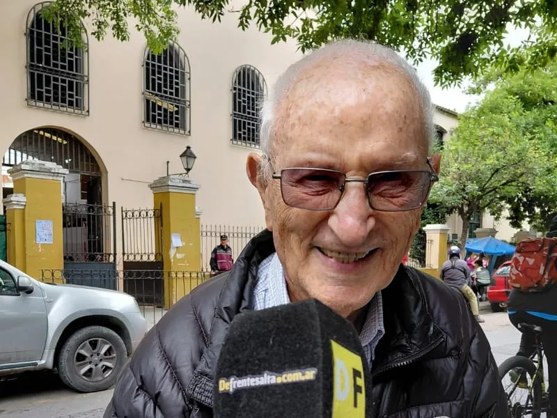 Oscar Gutiérrez voto con 94 años.