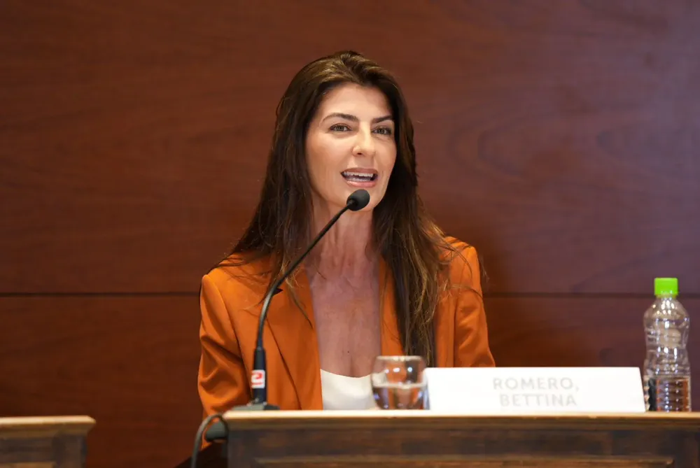 Bettina Romero en el Debate de Intendentes