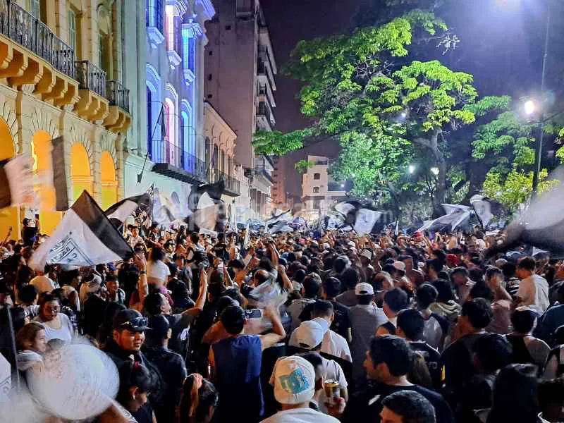 Festejos de los hinchas de Central Norte.
