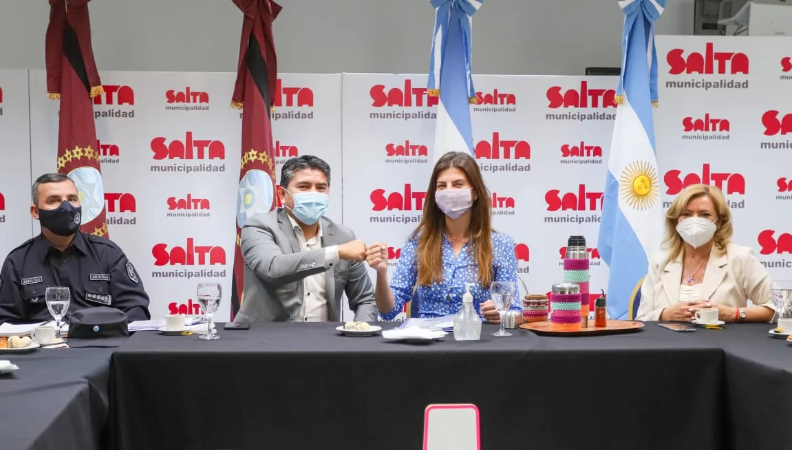 Bettina-Romero-y-Cruz-seguridad