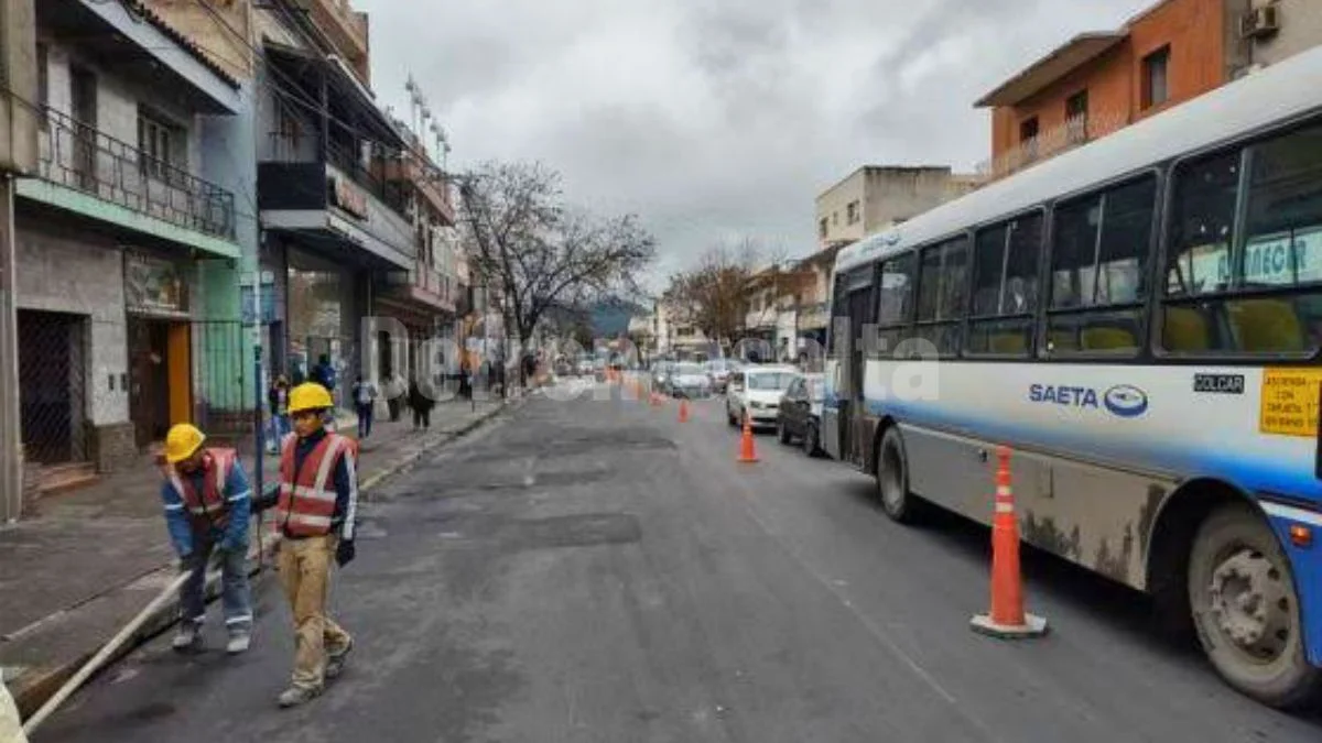 Desvíos SAETA Salta por obras en calle Adolfo Güemes. Corredores: 1A 4B 2F 3B 1C.