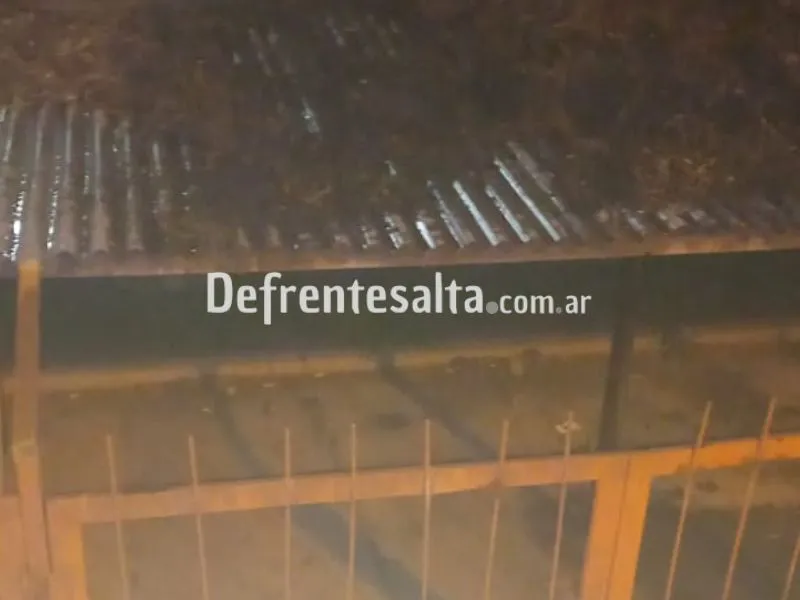 La cochera que sufrió el incendio.