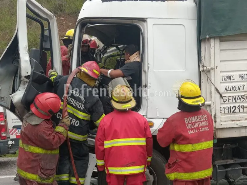 Así rescataron a uno de los accidentados.