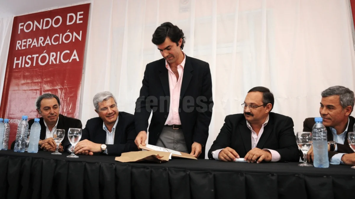 El ex gobernador Juan Manuel Urtubey en un acto oficial del Fondo de Reparación Histórica de Salta.