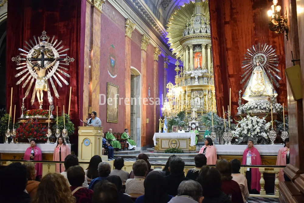 Entronización imagenes del Señor y Virgen del Milagro