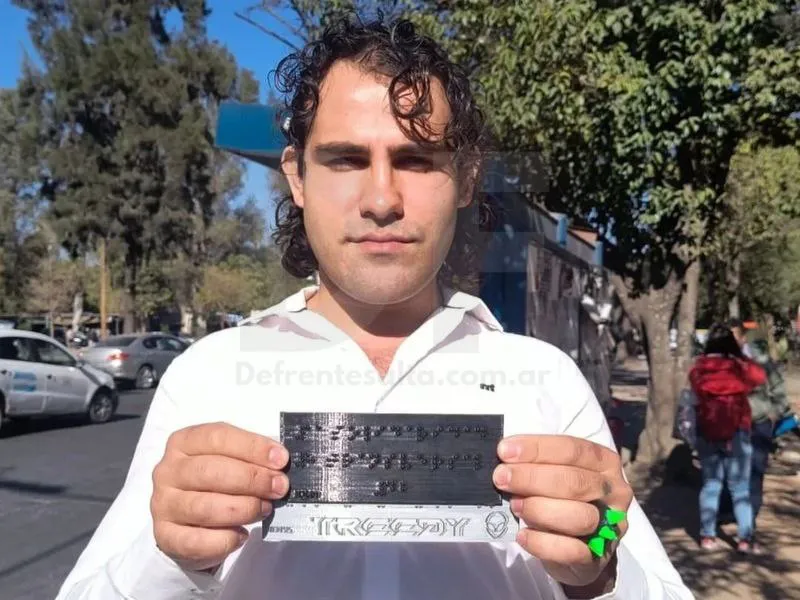 Instalarán sistema braille en las paradas de SAETA.