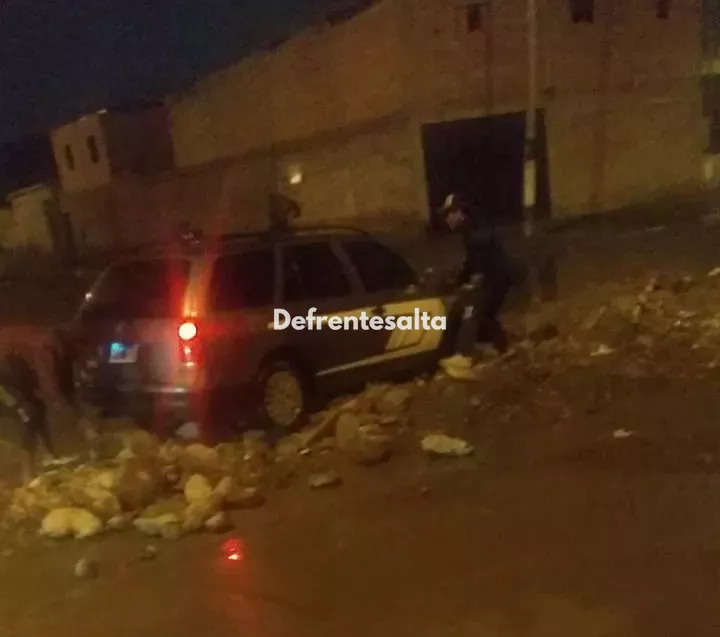 Auto en pozo de Aguas del Norte