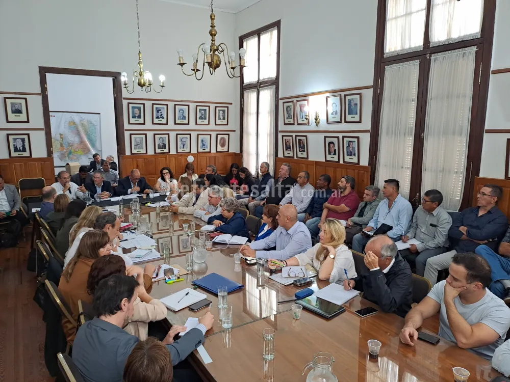 Ministros reunidos con Diputados