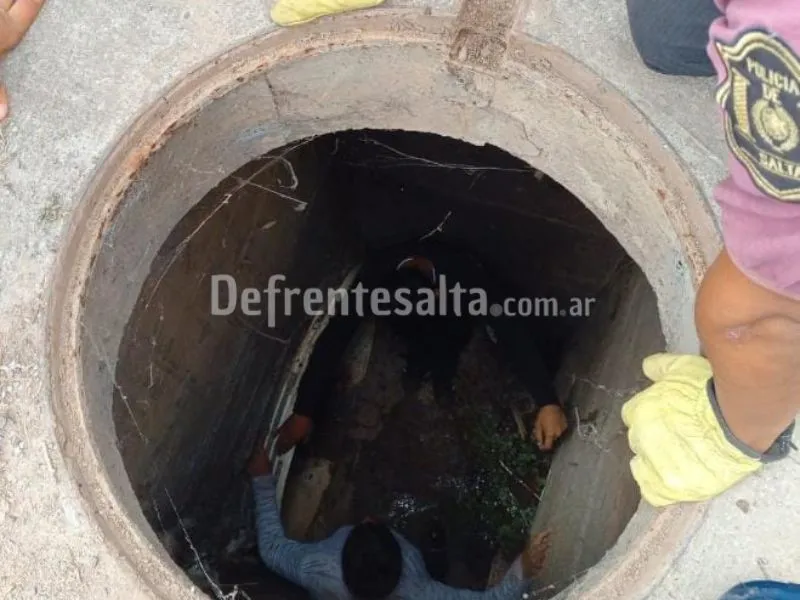 El rescate de los niños por Bomberos.