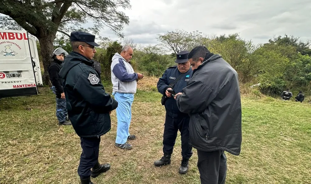 CIF Y policias en el lugar