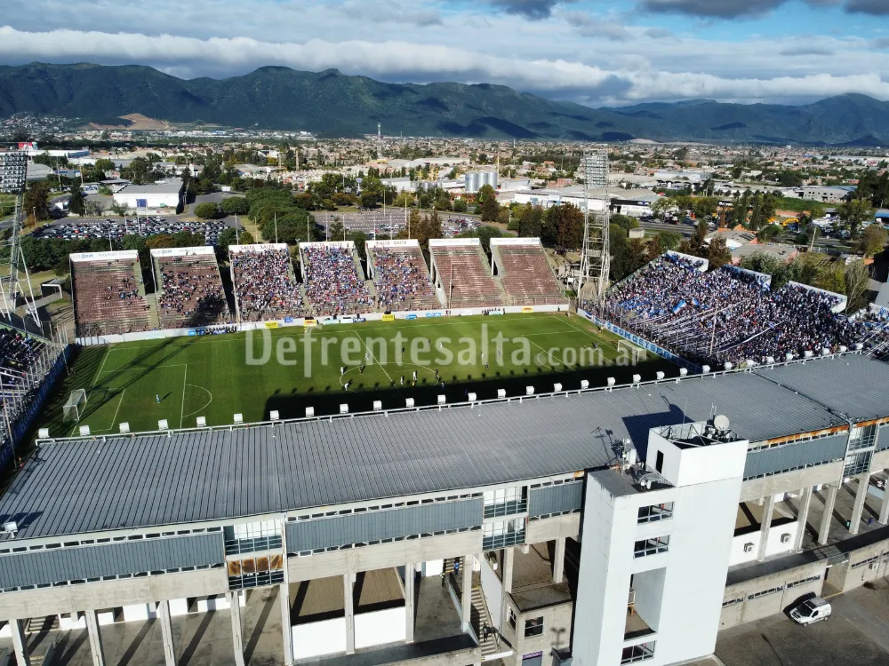 Estadio Martearena. Sol Salas.